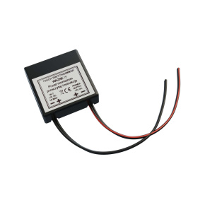 Dotykový stmívač pro LED osvětlení nábytku