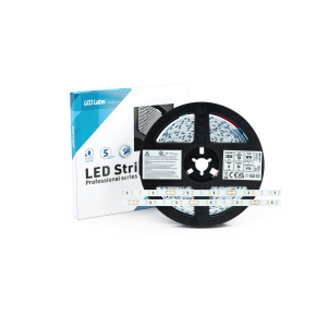 Vysoce kvalitní LED pásek 24V, 350 LED, s čipy 2835 SMD, o výkonu 6W a s teplou bílou barvou světla (WW) s podáním barev CRI 90.